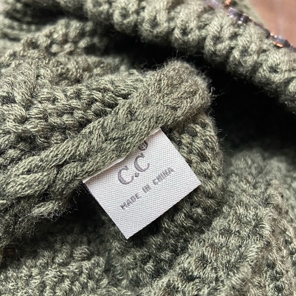 CC Beanie - Picture 3 of 4